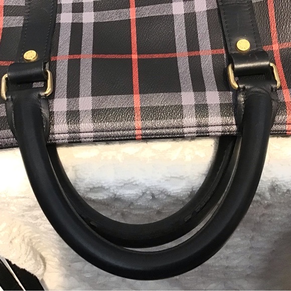 Burberry Travel Bags - Picture 7 of 13